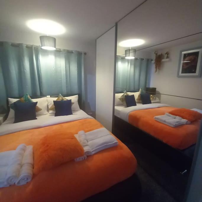 Golden Plush Suites - Beautiful Luxury 3 Bed House In Лестър Екстериор снимка